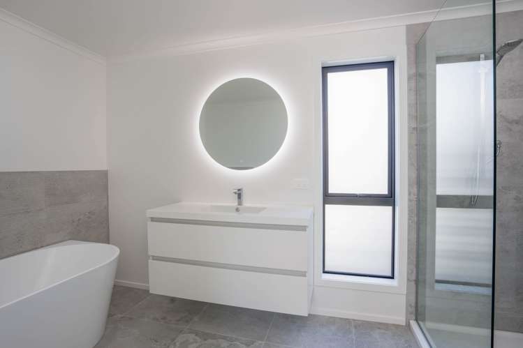 16 Maison Way Rangatira Park_8