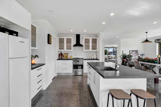 1108c Egmont Road Egmont Village_2