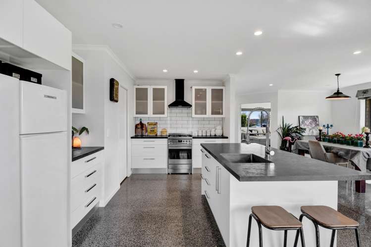 1108c Egmont Road Egmont Village_2