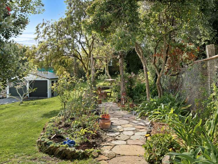 6 Daly Street Port Chalmers_23