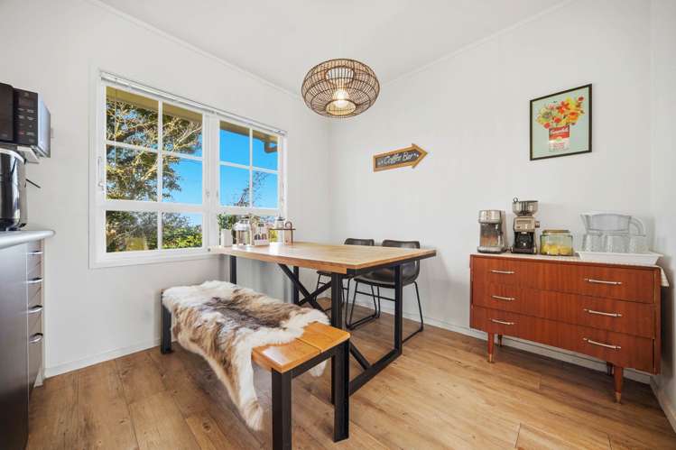 2/220 East Coast Road Forrest Hill_6
