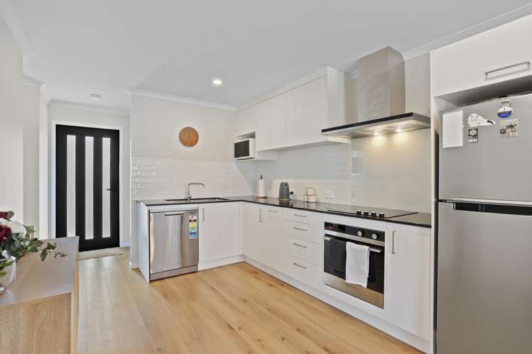 8 Honowai Street Kumeu_9