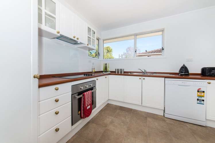 36 Riverpark Crescent Henderson_7