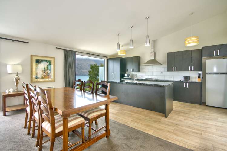 8b Moss Lane Fernhill/Sunshine Bay_5