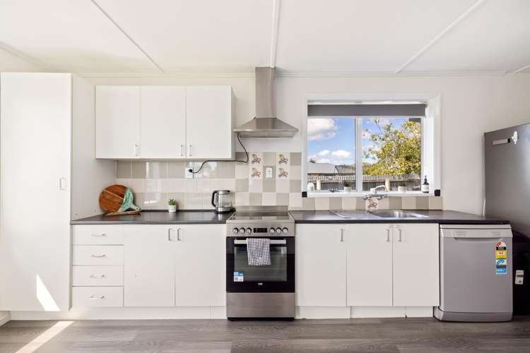 5 Merrington Crescent Aranui_1