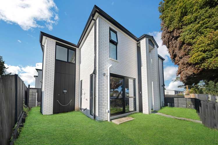Lot 1 & 2/22 Falkirk Street Blockhouse Bay_13