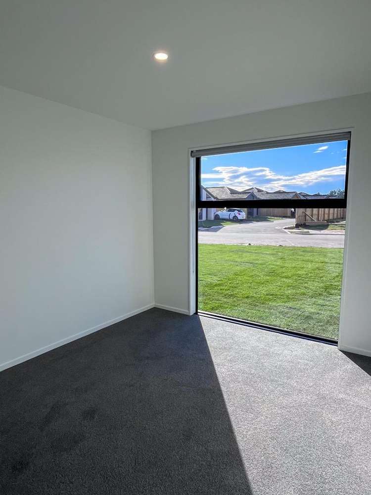 28 Accadia Drive 11103_5