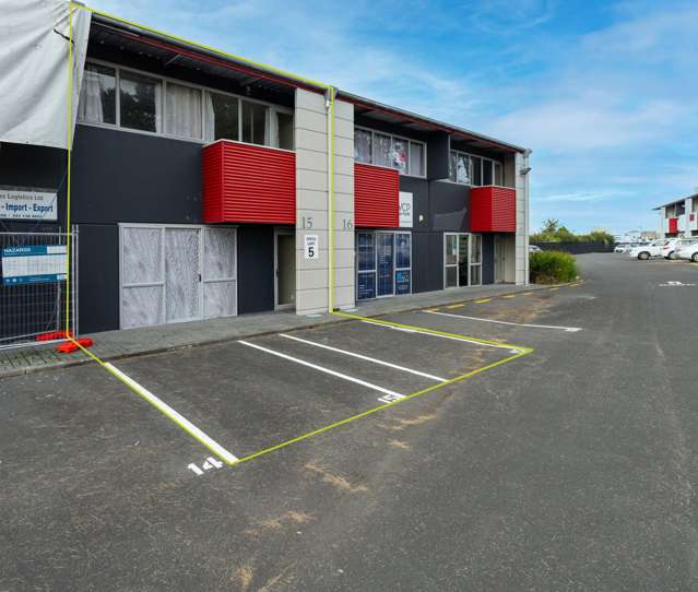 Two Units on One Title | Mangere