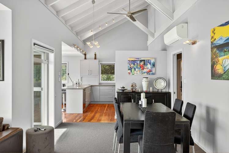 303 Marine Drive Charteris Bay_9