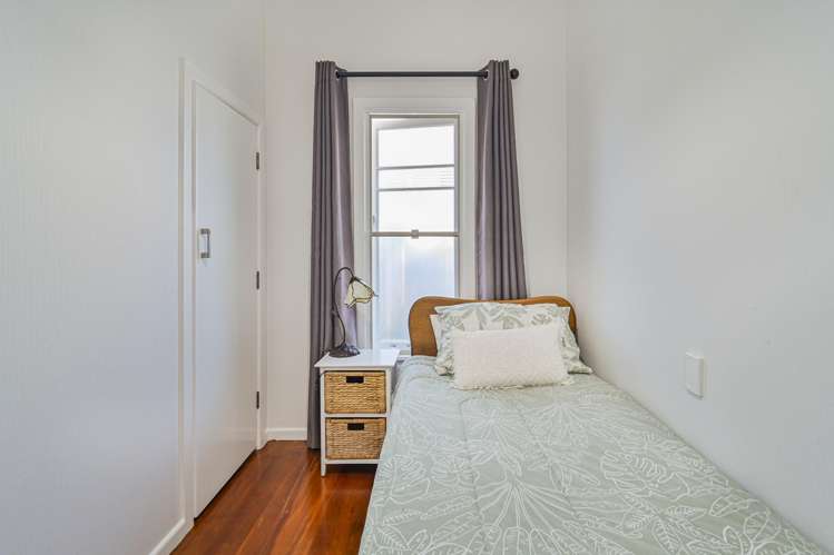 812 Lawrence Street Akina_12