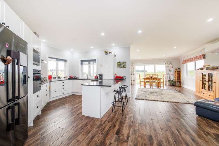 52 Highland View Drive Tokomaru_2