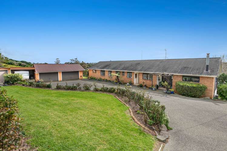 20 Roberts Road Matakatia Bay_11