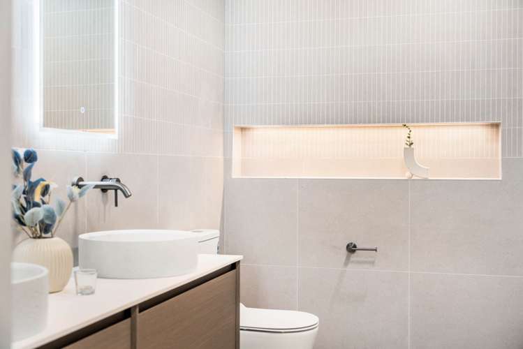 242F West Hoe Heights Orewa_18