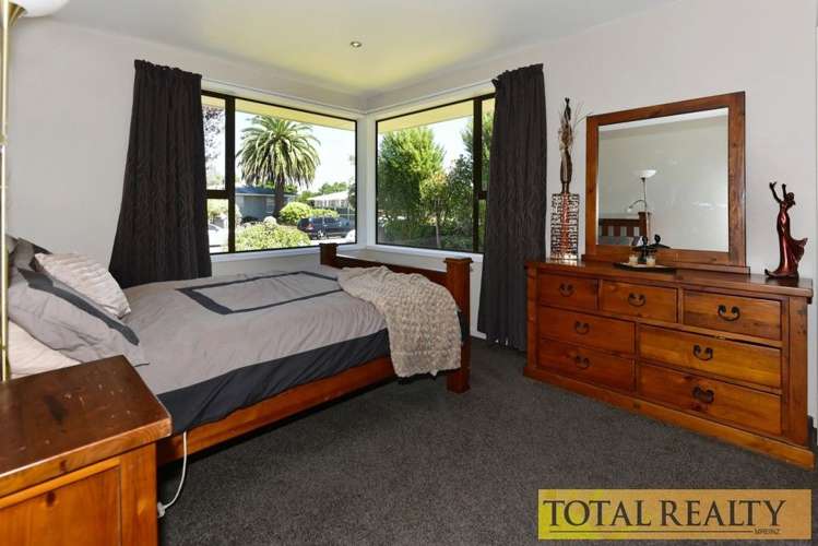 16 Davidson Crescent Hornby_14