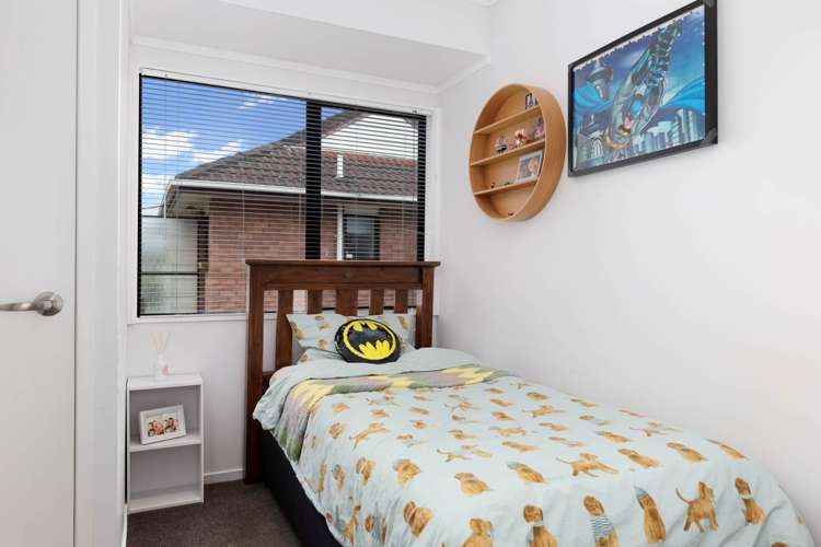 2/3 Seaward Place Wattle Downs_6