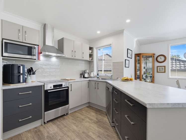 14 Muirfield Crescent Aongatete_4