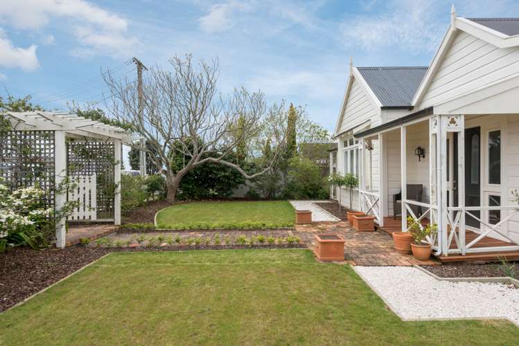 61 Beach Road Mellons Bay_25