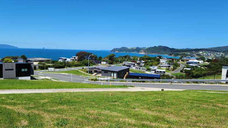 12 Blue Moon Rise Langs Beach_2