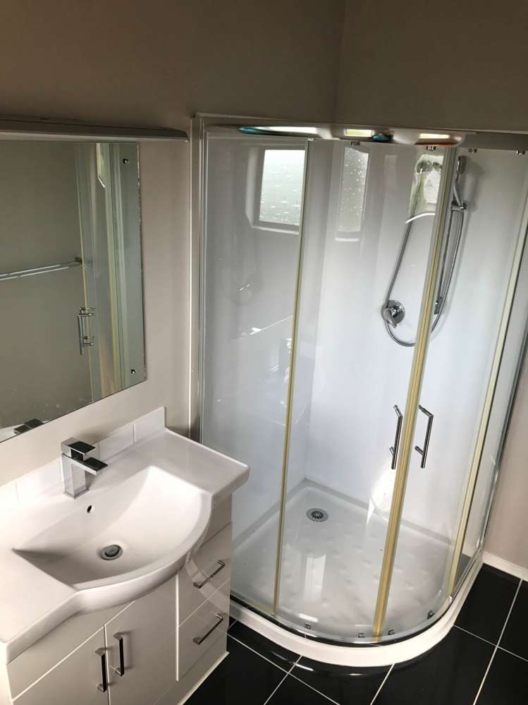 38 Longfellow Parade Glen Eden_14