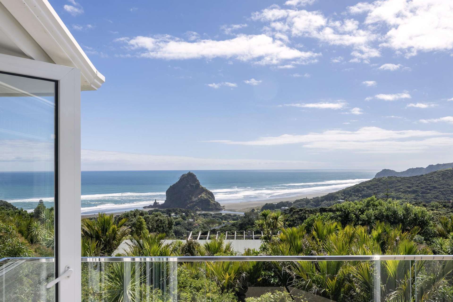 15 Piha Road Piha_0