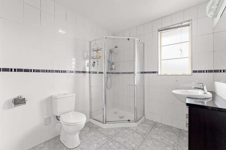 29 Leafield Crescent Henderson_15