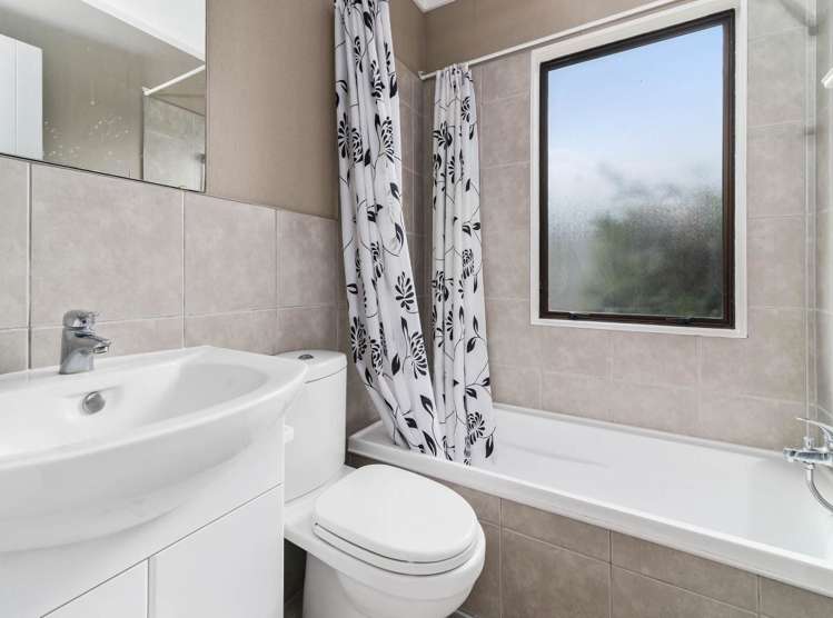 12 Westminster Drive Owhata_11