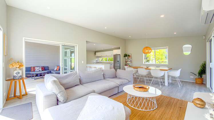 5 Ross Place Whiritoa_10