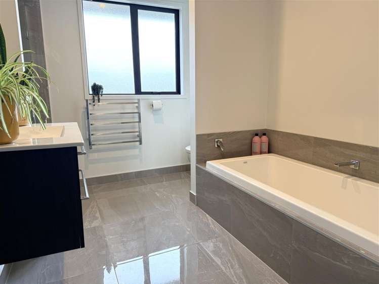 64 Blake Street Blaketown_7