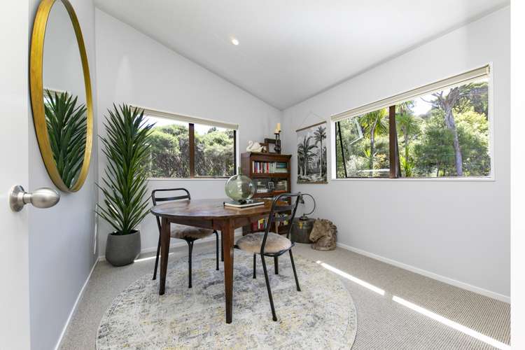 195 Piha Road Piha_10