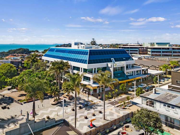 Level 2/33-45 Hurstmere Road Takapuna_10