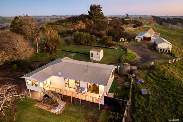 RENOVATED, LARGE SHEDDING, STABLES + VIEWS!