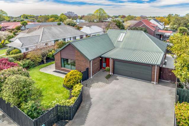 Renovated, Ready & Burnside High Zoned!