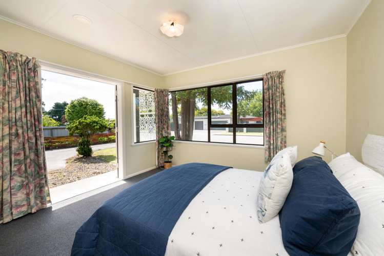 407 Hart Drive Frimley_6