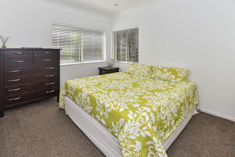 9 Flora Place Wattle Downs_18