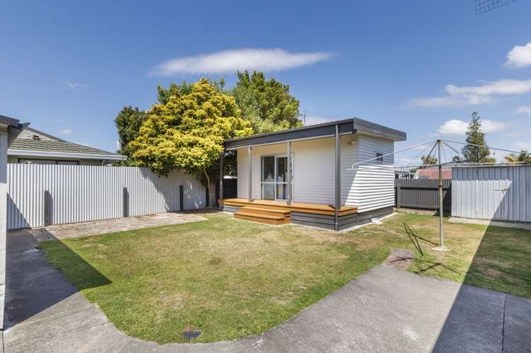 6 Lockhart Avenue Milson_12