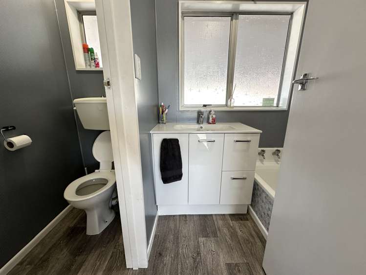 2/512 Yarrow Street Glengarry_16