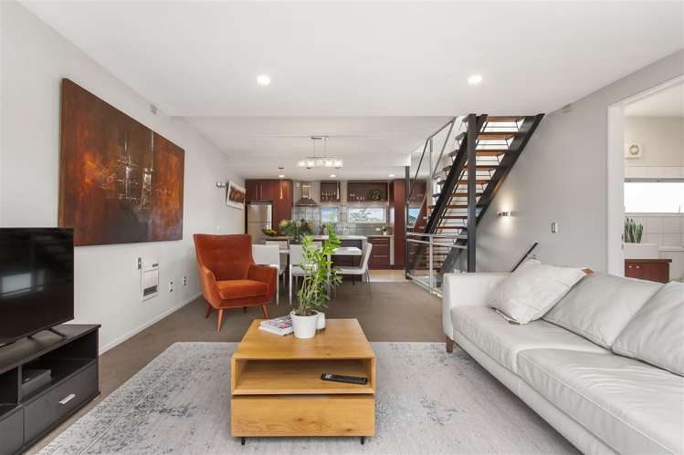 2/117 Canon Street_0