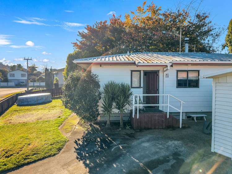 4 Goldie Street Pukehangi_13