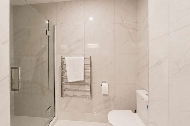 2 Jade Lake Crescent Fernhill_17