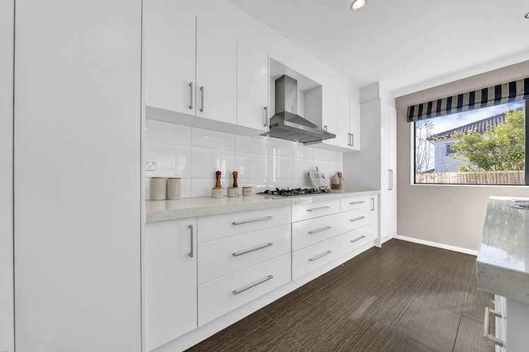 8 Listack Drive Flat Bush_9