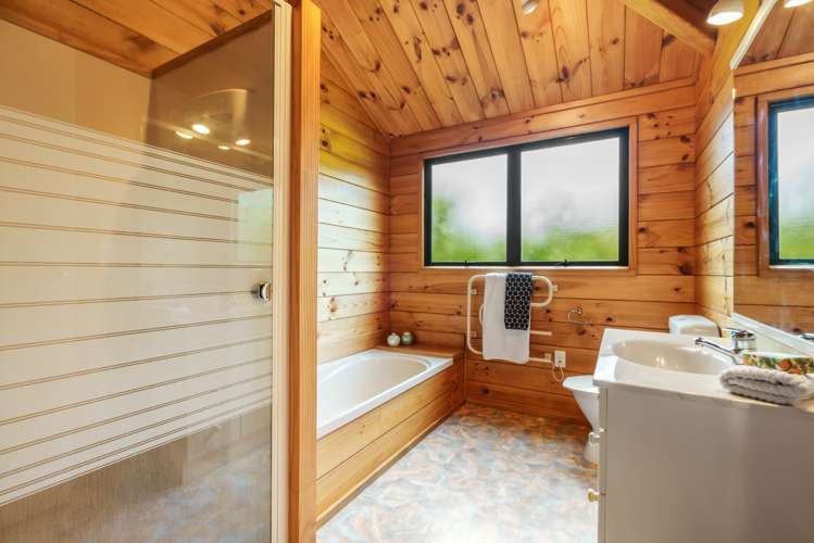 45 Pohutukawa Avenue Cockle Bay_16