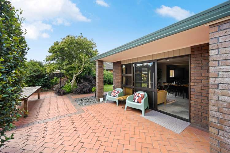 54 Ellerslie Avenue Chedworth_19