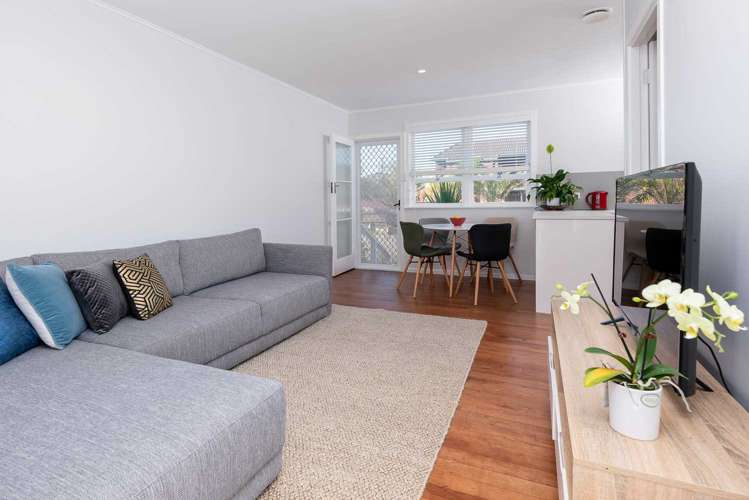 2/14 Waterloo Road Milford_2