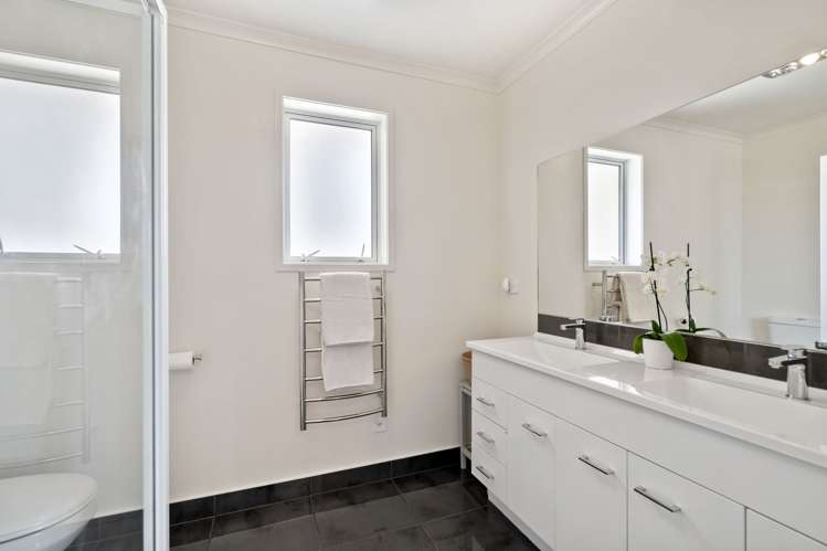 47 Pyle Road West One Tree Point_15