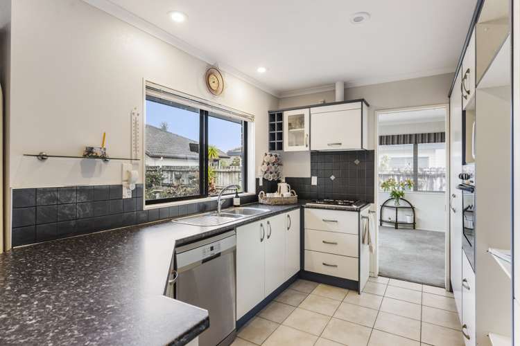 5 Erne Crescent East Tamaki_5