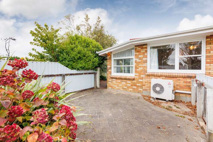 2 Katene Street West End_12