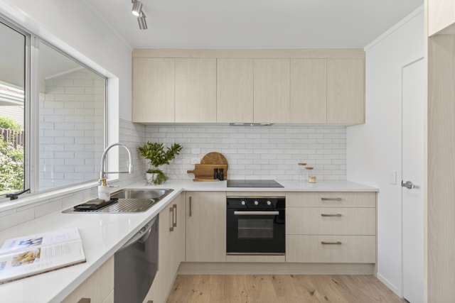 8/4 Woodside Avenue Northcote_4