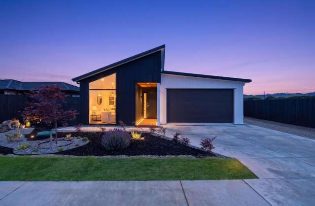 Stylish Living in Semi-Rural Serenity