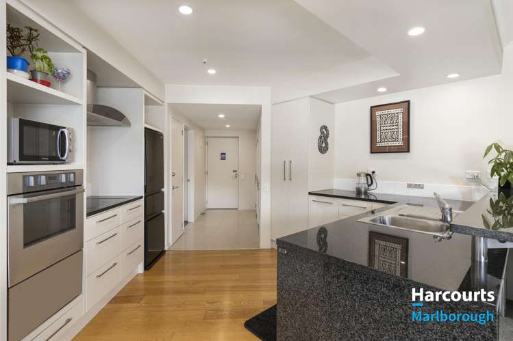 303/6 London Quay Picton_8