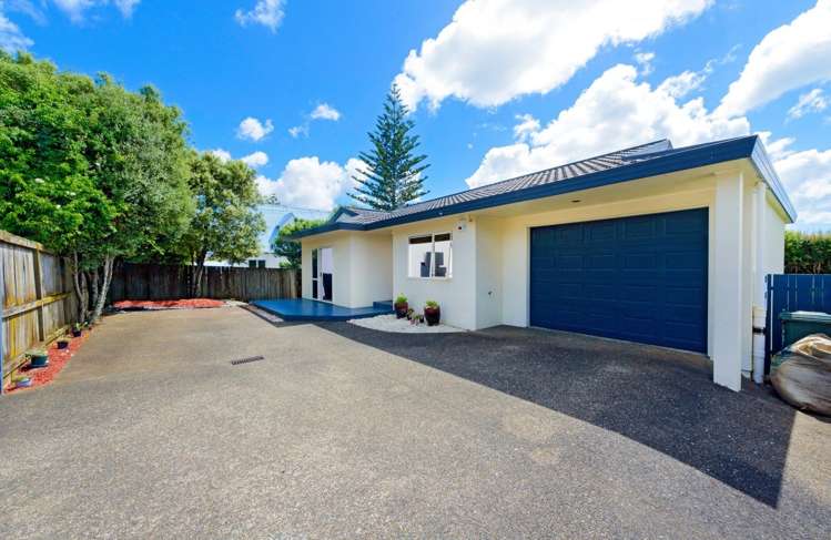 13a Flanshaw Road Te Atatu South_17